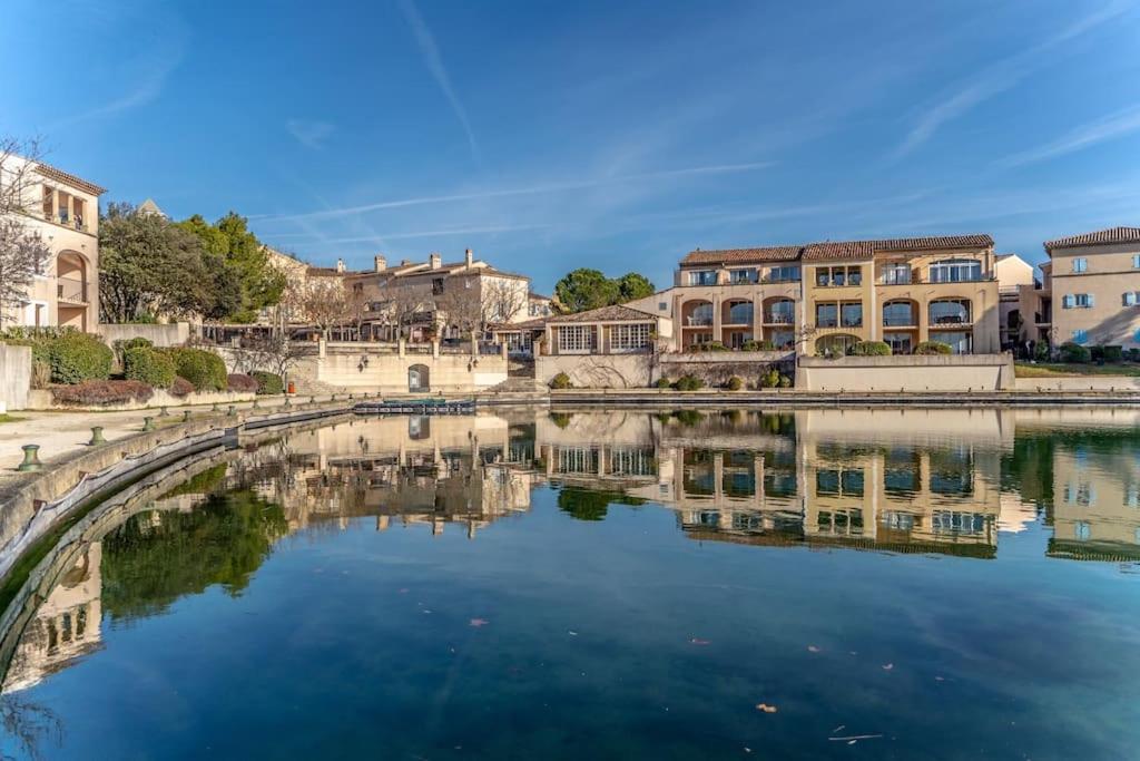 Magnifique Vue Lac Au Golf De Pont-Royal Mallemort Exteriör bild